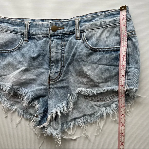 Billabong Denim Jean Shorts Blue Frayed Bonita Mid Rise Beach Size 28 AU 10 - Picture 12 of 12